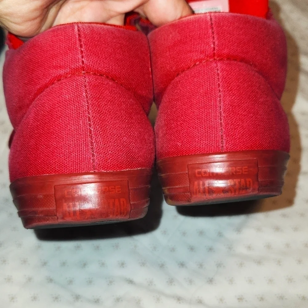 Converse All Star red canvas high-top high guard lace up sneakers junior size 4